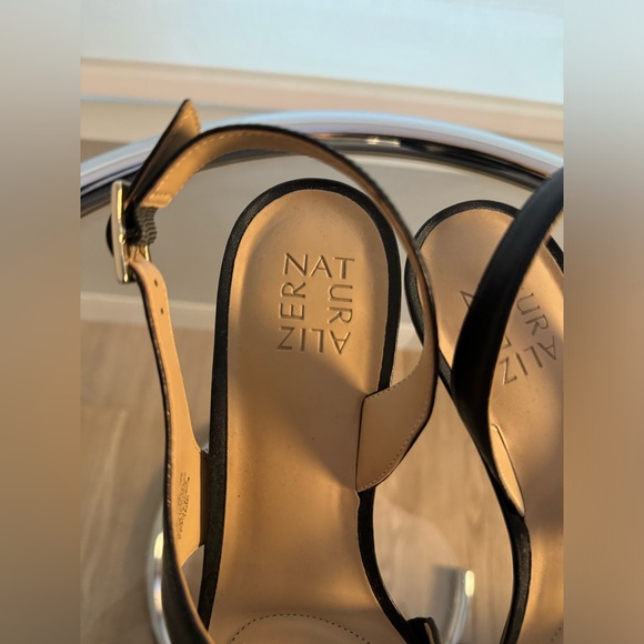 Naturalizer sandals, size 9 N - Picture 3 of 8